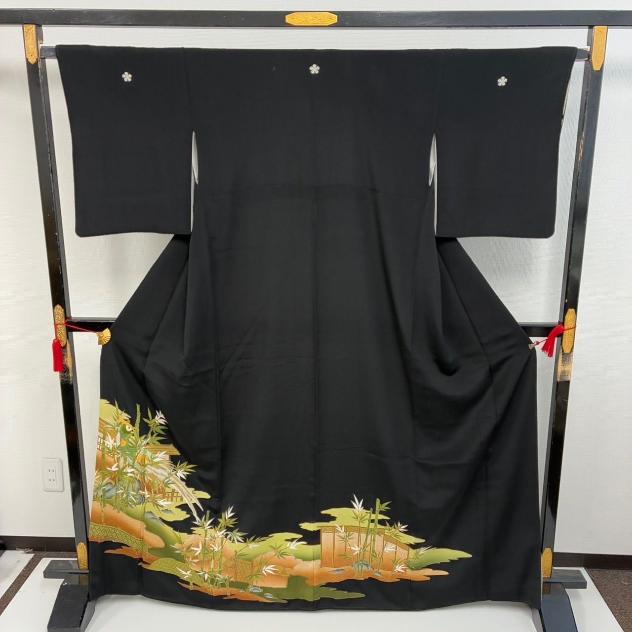 正絹 アンティーク着物 絽 黒留袖 夏着物 千鳥柄 三つ紋 正絹 アンティーク着物 絽 黒留袖 夏着物 千鳥柄 三つ紋