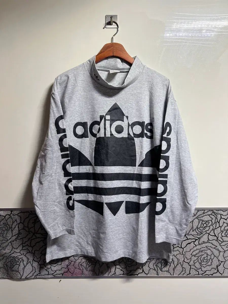 90 s アディダス デサント 長袖Tシャツ