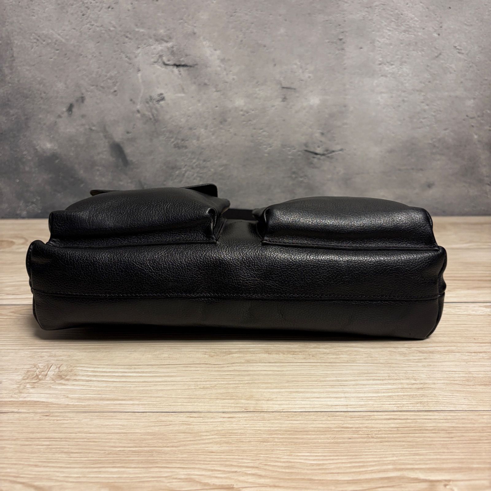 ✨IL BISONTE イルビゾンテ レザー 現行 定価82500円 ショルダーバッグ