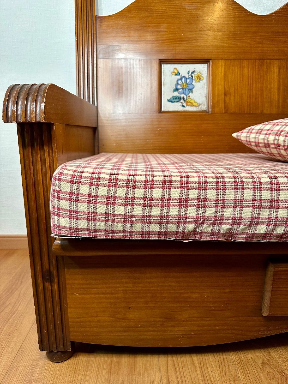 アクタス取扱 スペイン タイル 3人掛け ソファ ベンチ アクタス取扱