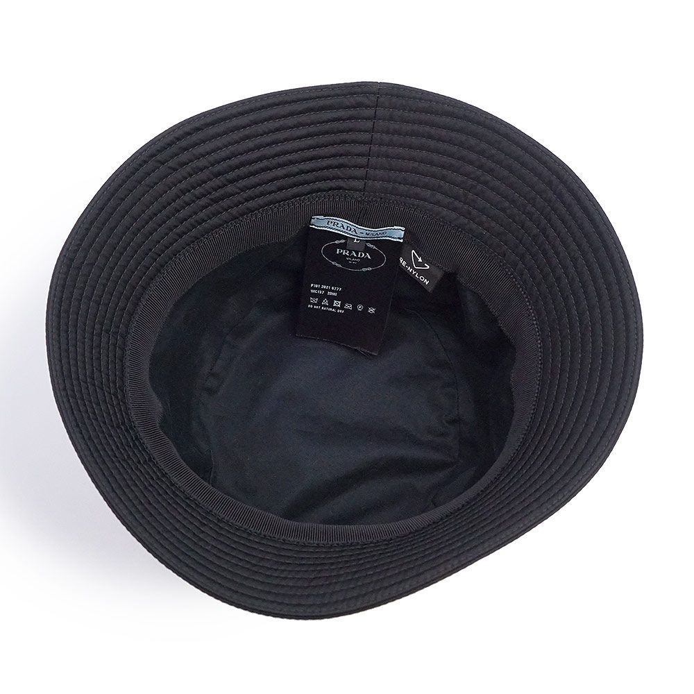 プラダ Re-Nylon トライアングル 三角ロゴプレート バケットハット