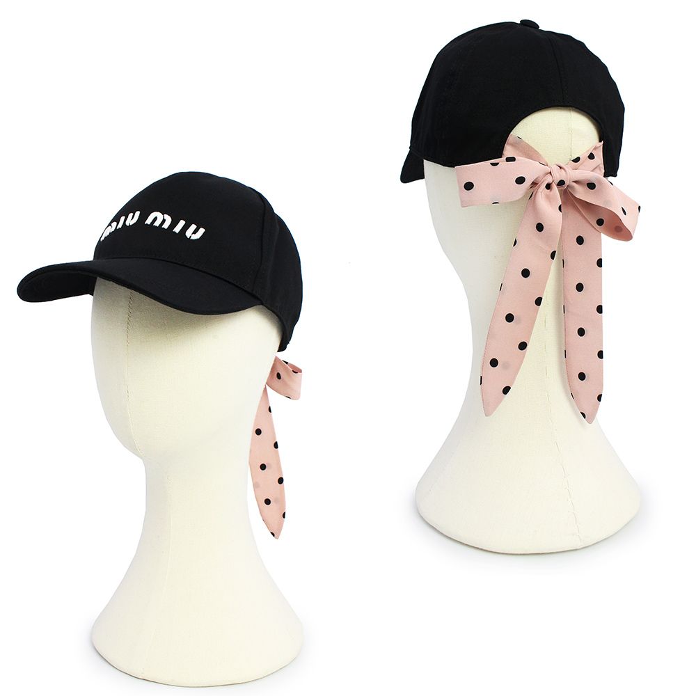 miu miu / ミュウミュウ　ブラック キャップ ドット リボン付き　帽子 miu miu ブラック キャップ ドットリボン付き miu miu ブラック