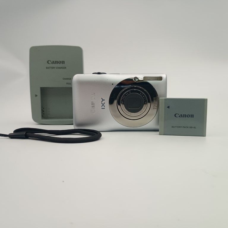 Canon IXY 200F 良い シルバー コンパクトデジタルカメラ