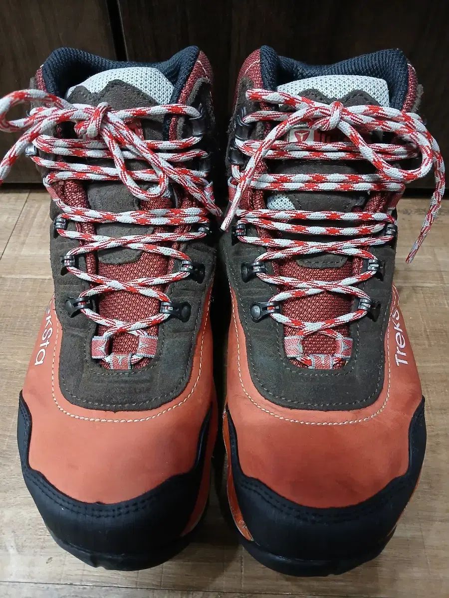 トレクスタ ゴアテックス 登山靴 オレンジ ブラウン 255 mm