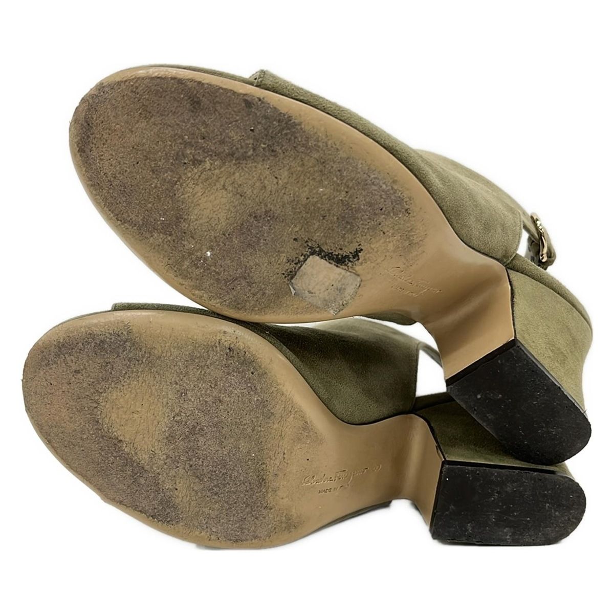  SalvatoreFerragamo サルバトーレフェラガモ サンダル 8 レディース - カーキ ガンチーニ サンダル サンダル ミュール