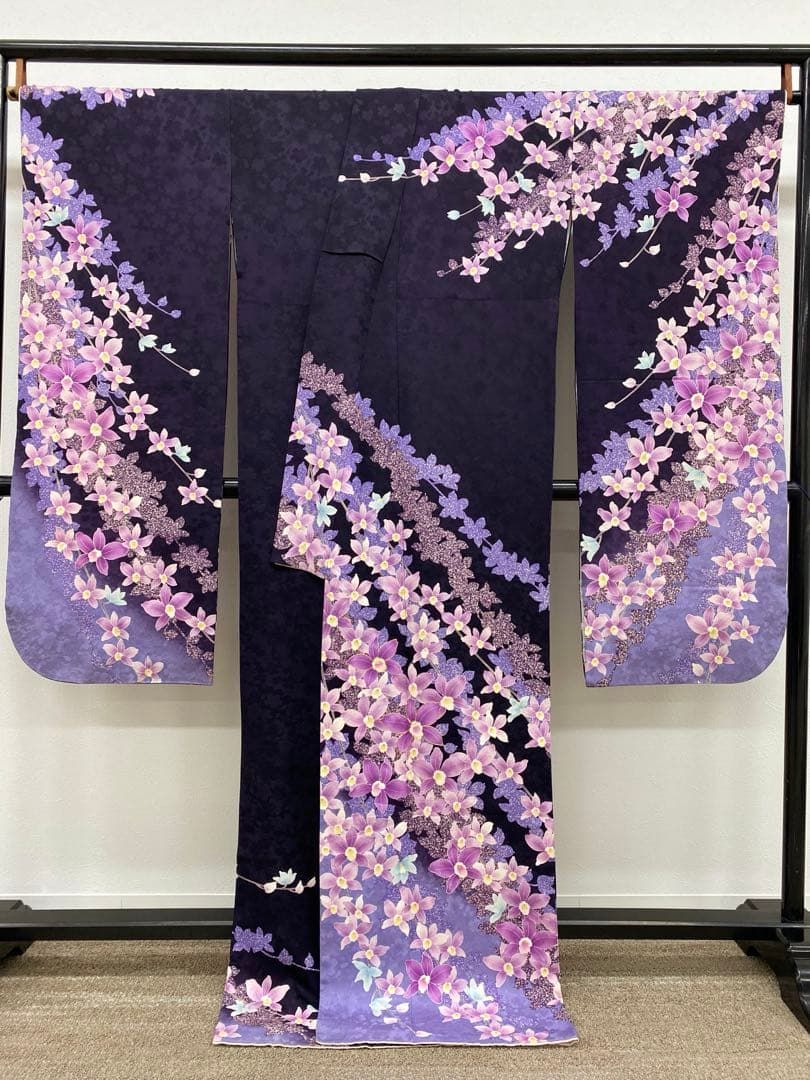  振袖 金駒 紋意匠 蘭 黒紅色地 身丈169 cm MO 3212 振袖 着物