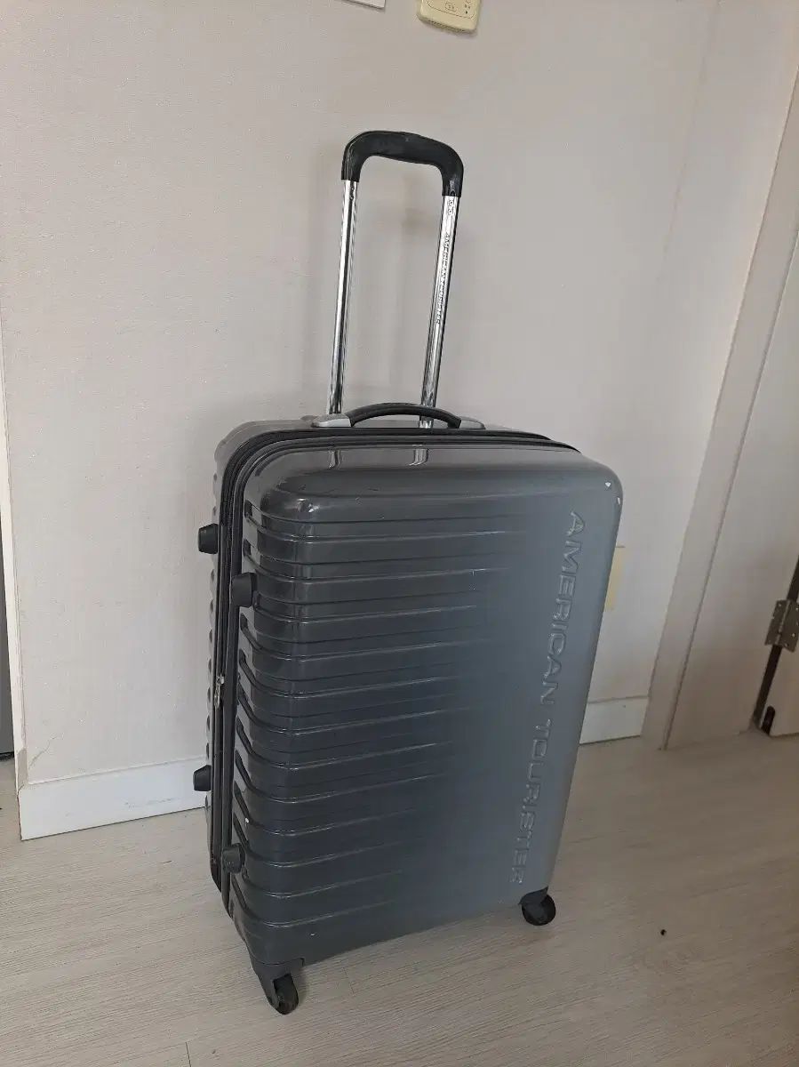 アメリカンツーリスター 24インチ キャリアー