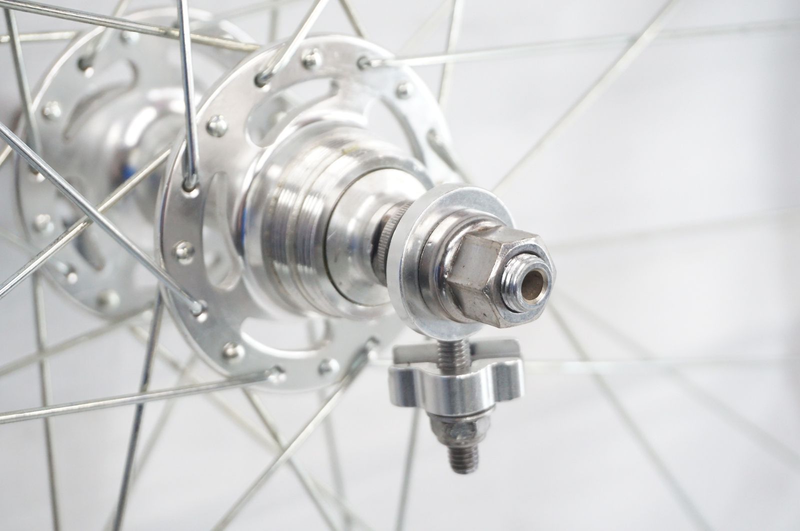 H PLUS SON 「エイチプラスサン」 リム NOVATEC ハブ シングル