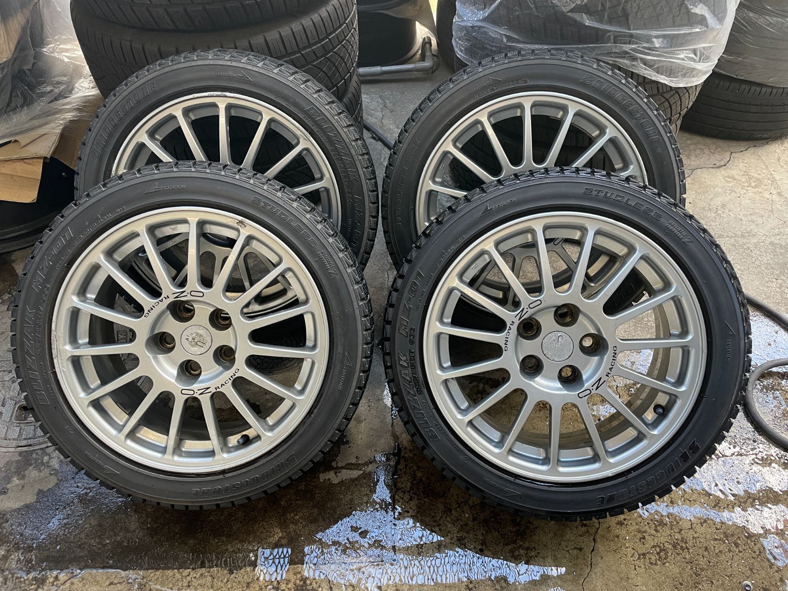 しゅう様 三菱 ランサーエボリューション 純正オプション OZ Racing 17インチ