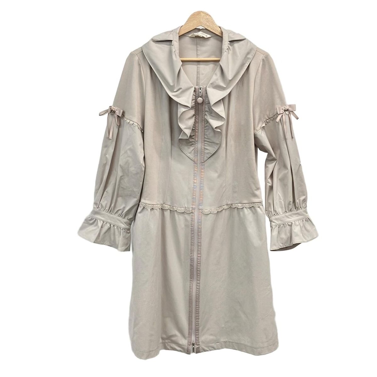 スーパービューティー コート グレー 未使用 40 パリのエレガンスと大人の可愛らしさ｜Super Beauty公式通販