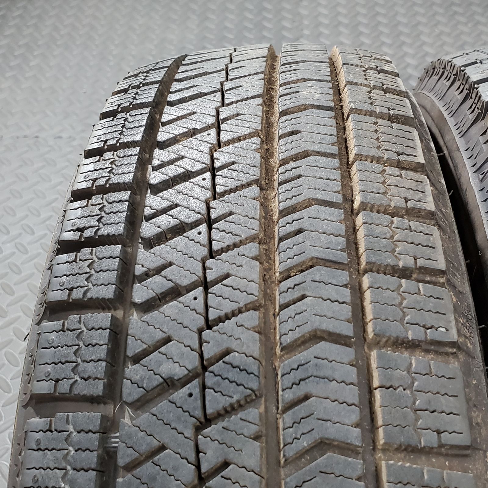 コンテ スタッドレスタイヤ