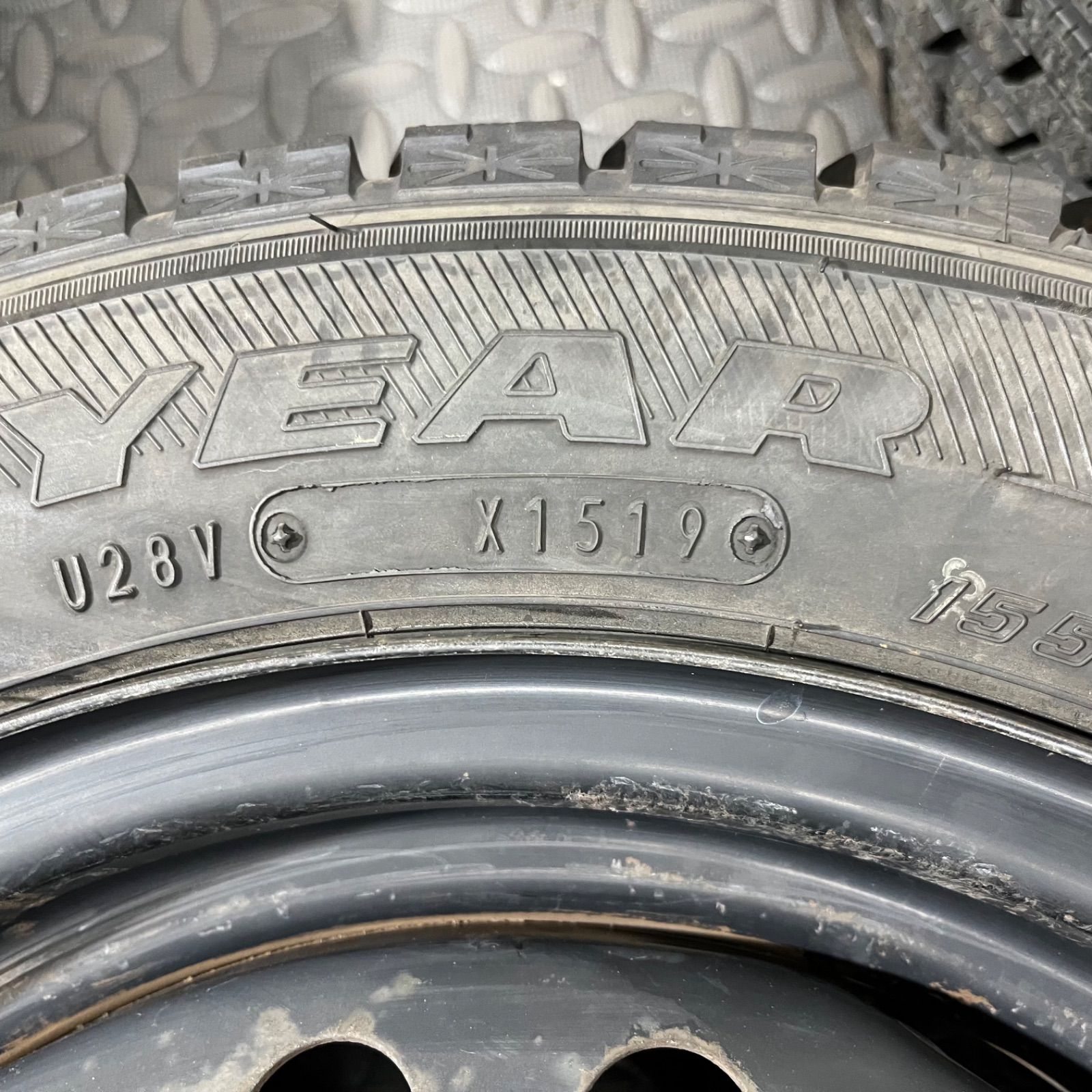 スタッドレスタイヤ