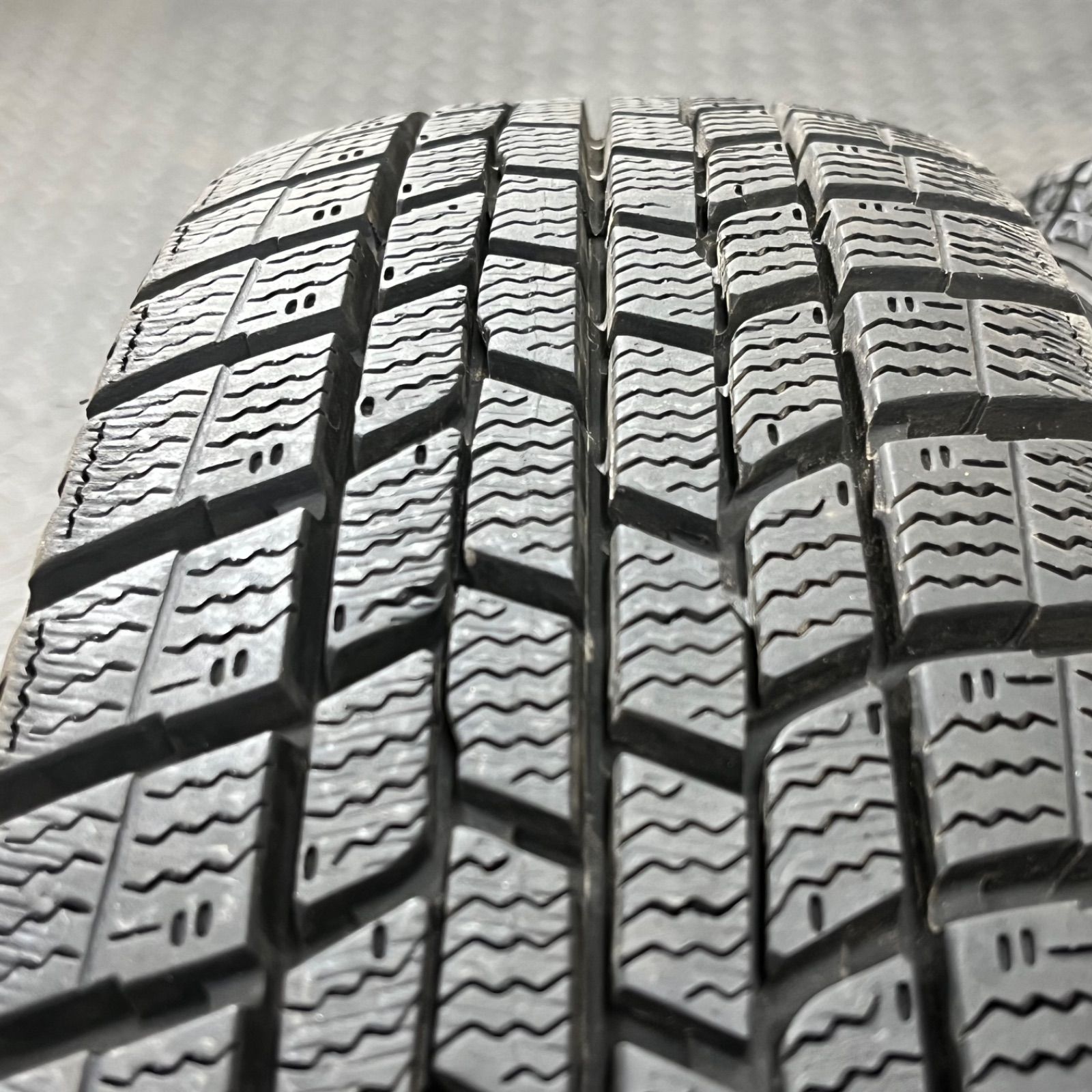 スタッドレスタイヤ 1306