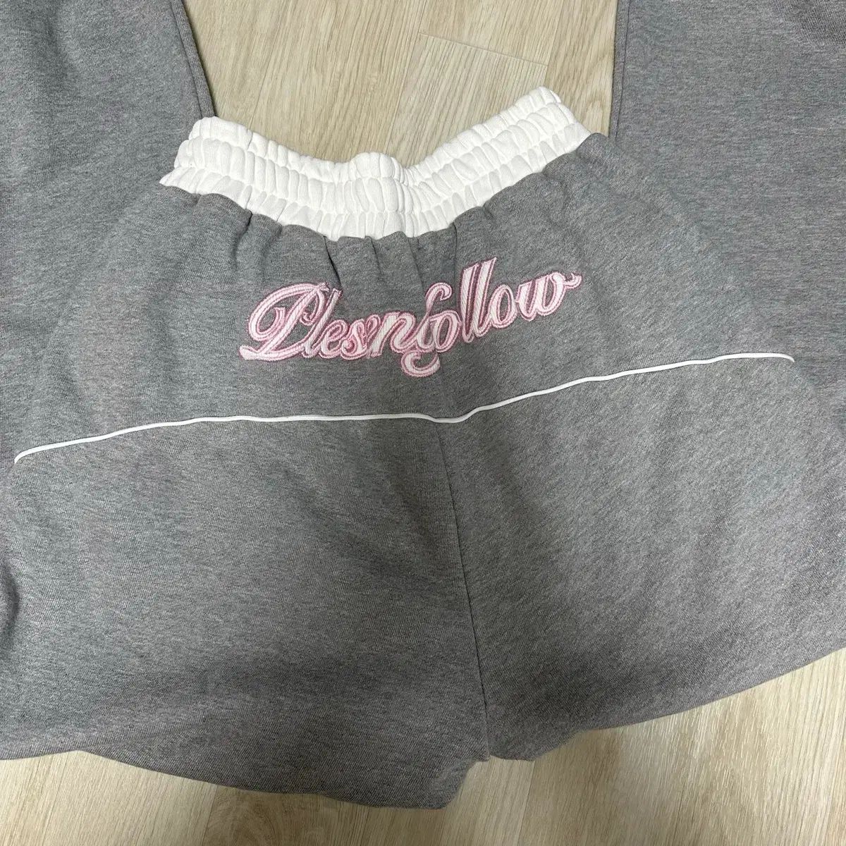 プリーズノーフォロー Pleasenofollow コージー バッグ ロゴ ジョガーパンツ グレー