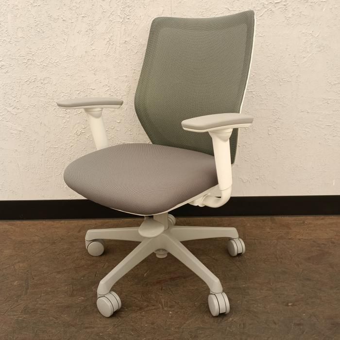オカムラ オフィスチェア 肘あり CG M シージーエム 91 WR FZK 2 製 グレー メッシュタイプ アジャストアーム ホワイトフレーム ナイロンキャスター デスクチェア チェア イス 椅子