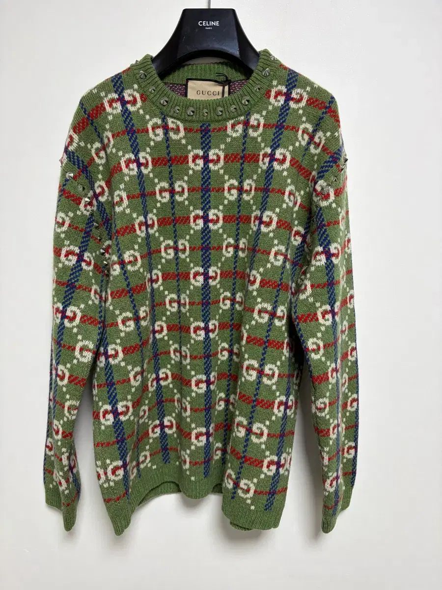 グッチ メンズ ウール スタッズ ニット M サイズ 韓国 店舗 240万