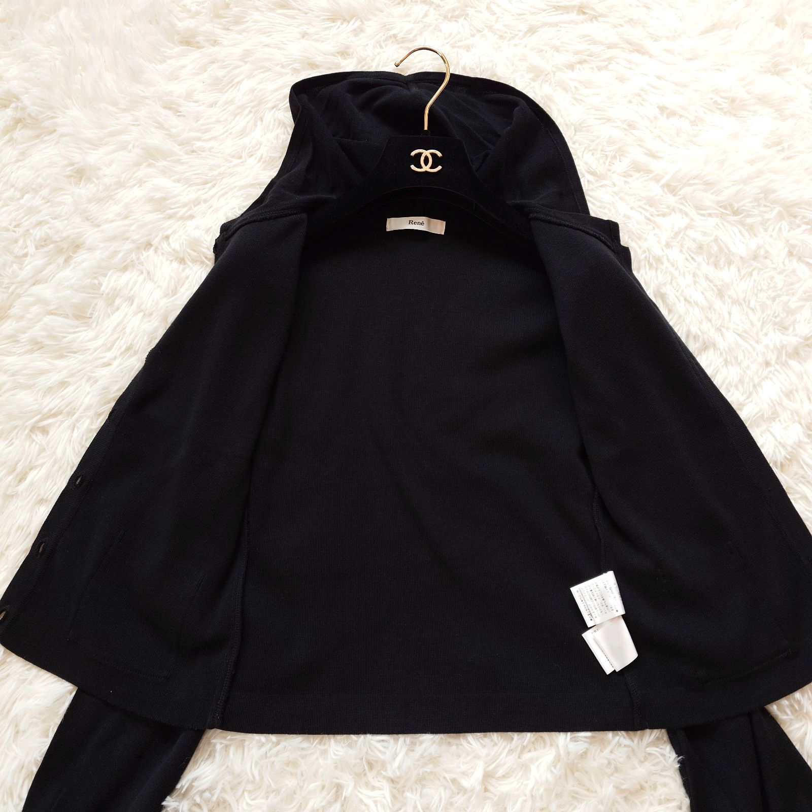 【Reneルネ】新品定価61,600円パールボタンフーディーニット36 Reneルネ】新品定価61,600円パールボタンフーディーニット36 - メルカリ