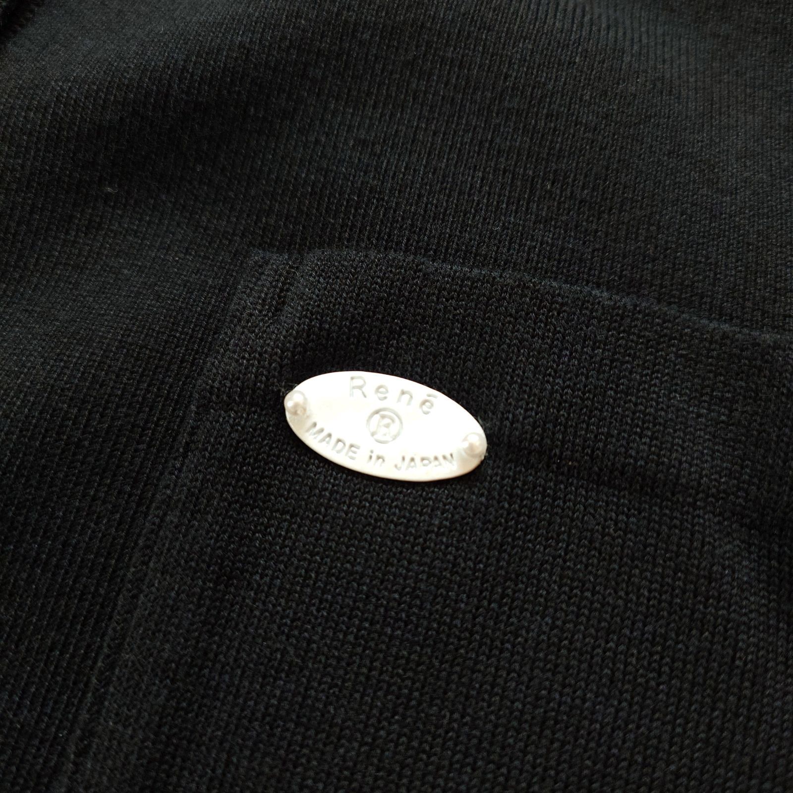 Rene ルネ ニット カーディガン フーディ 黒 パール ビジュー ボタン ルネ Rene ニット パーカー フーディー カーディガン ロゴプレート