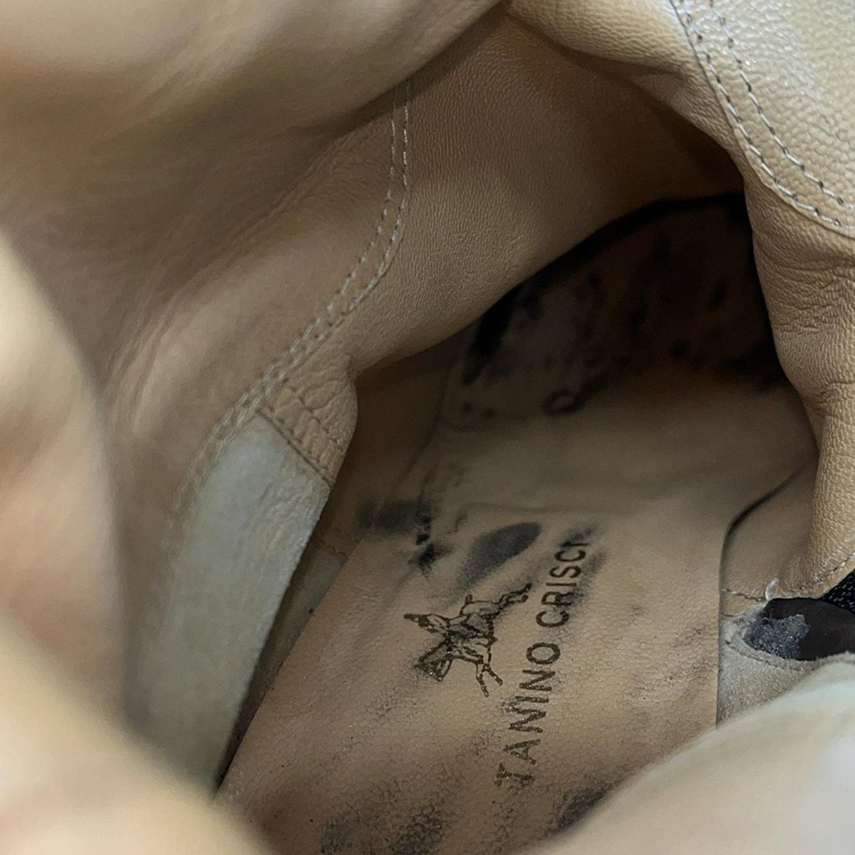 - ダークブラウン