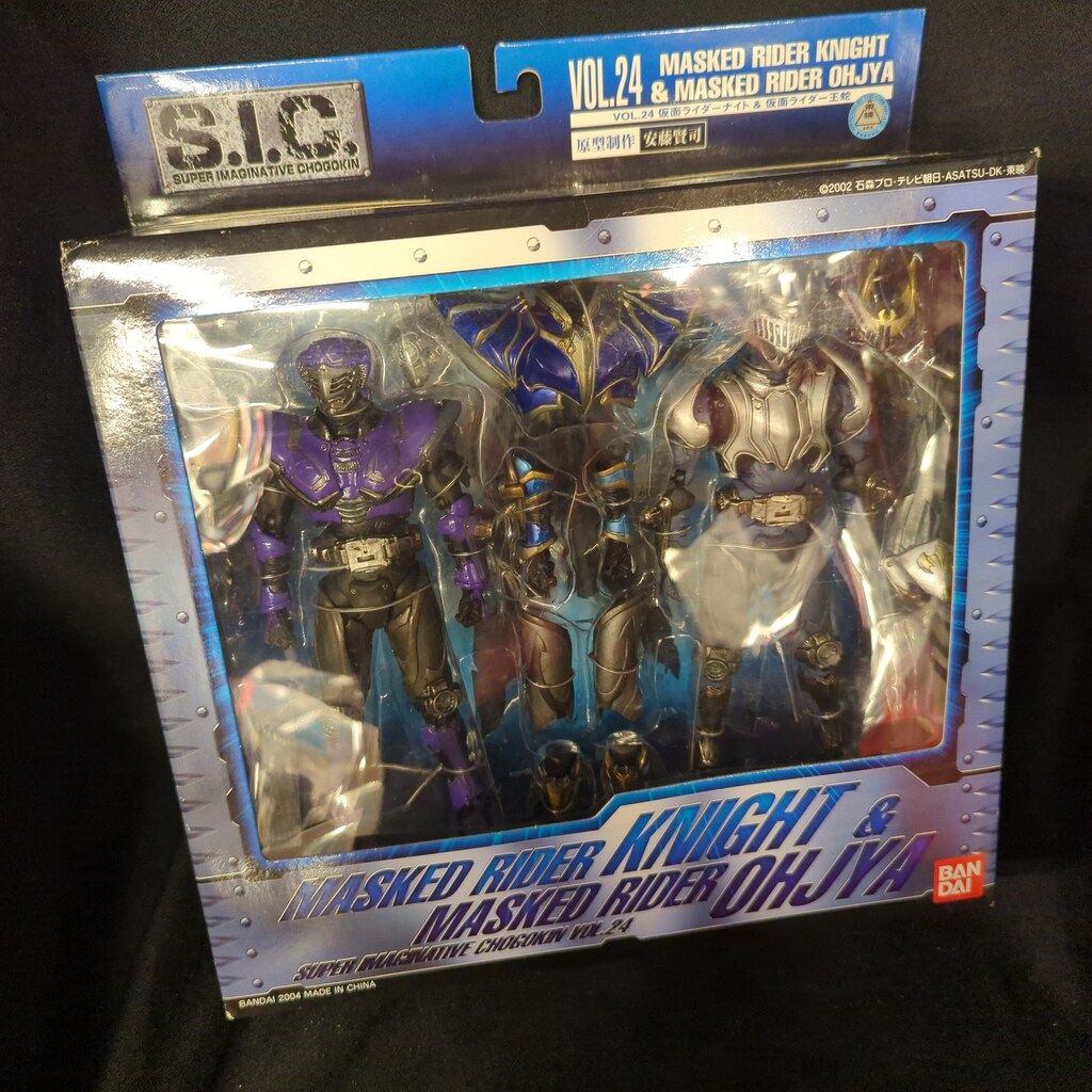 バンダイ SIC 仮面ライダー龍騎 仮面ライダーナイト&仮面ライダー王蛇