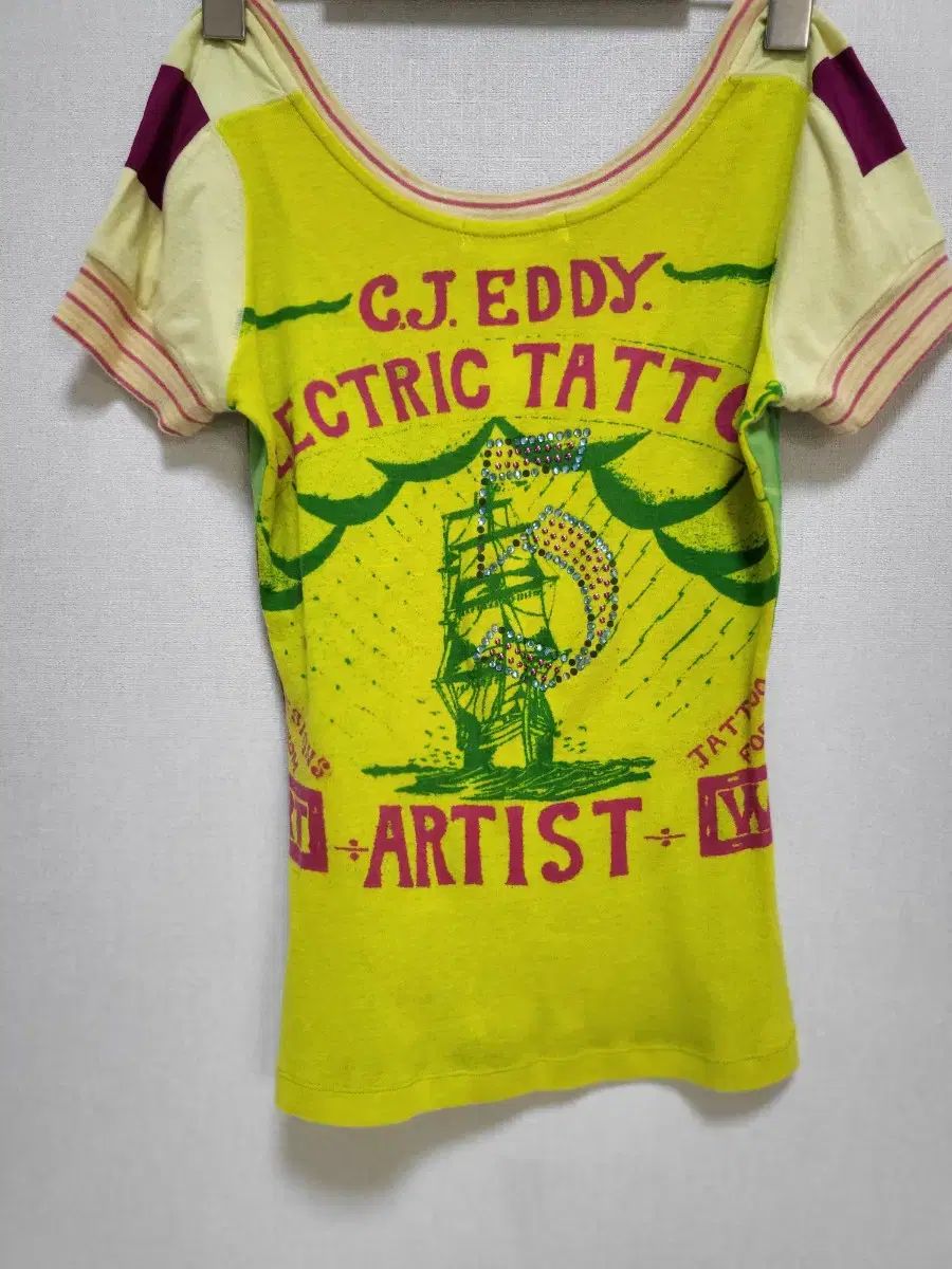 クスト バルセロナ スペインの有名 ファッション ブランド 44-55