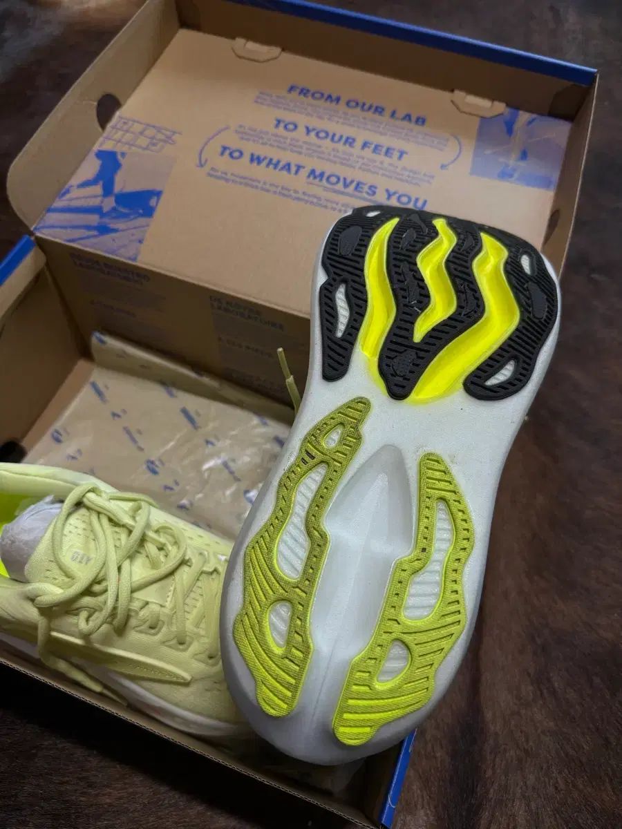 メンズ グリセリン マックス ペールイェロー 270 cm