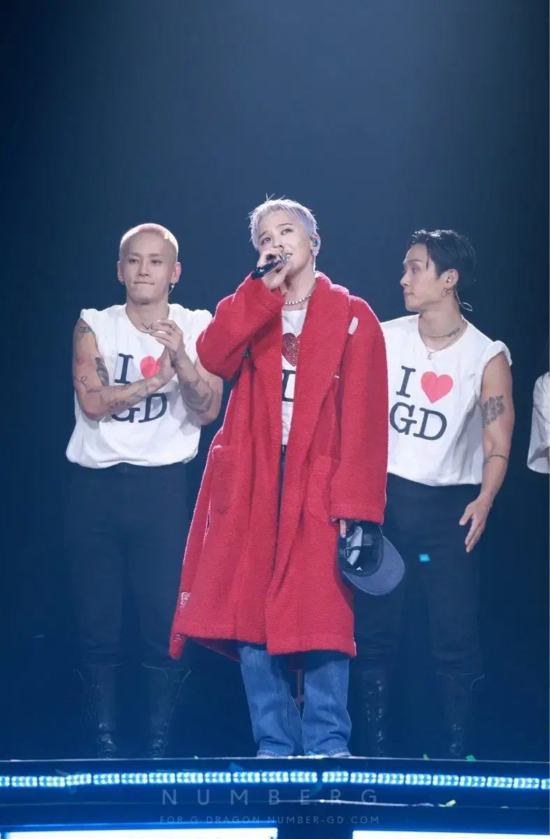 G-DRAGON（ジードラゴン） ローブ レッド - メルカリ