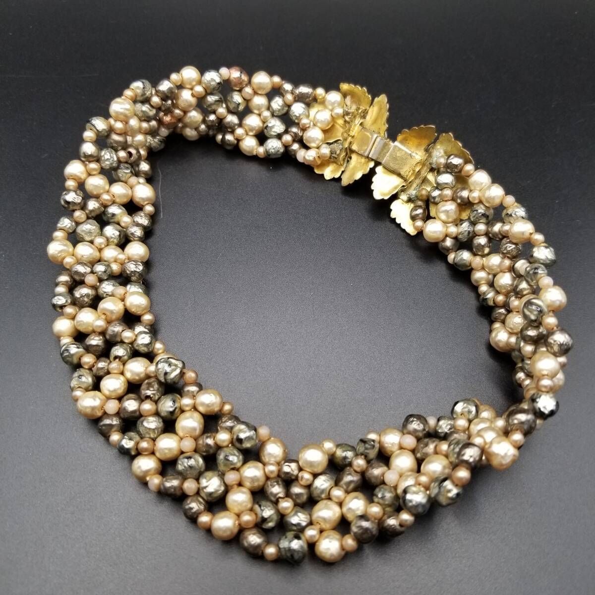 エレガント ベージュグレー