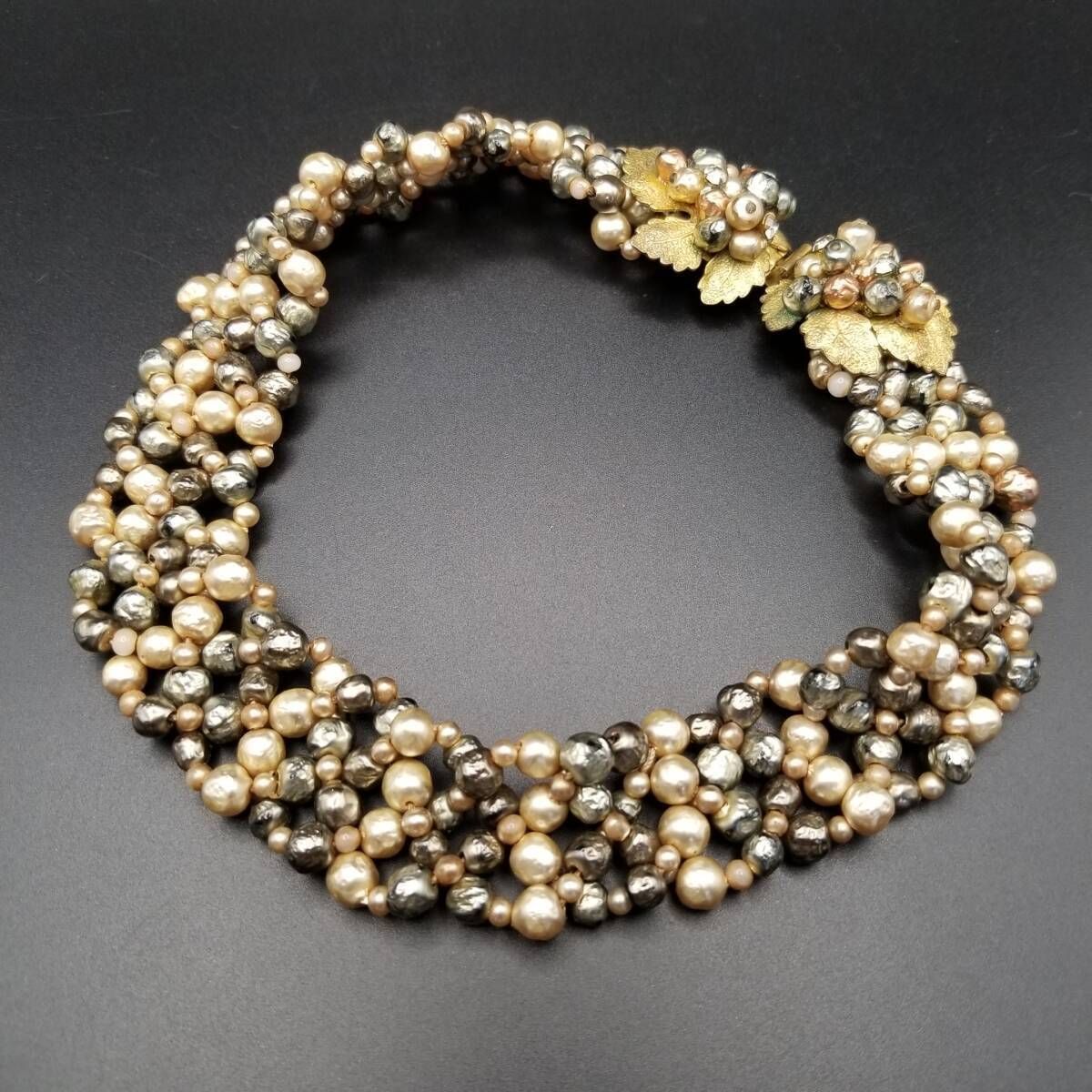 Robert DeMario NYC パール フローラル装飾 幅広 ヴィンテージ ネックレス チョーカー ゴージャス エレガント ベージュグレー Y 16-W