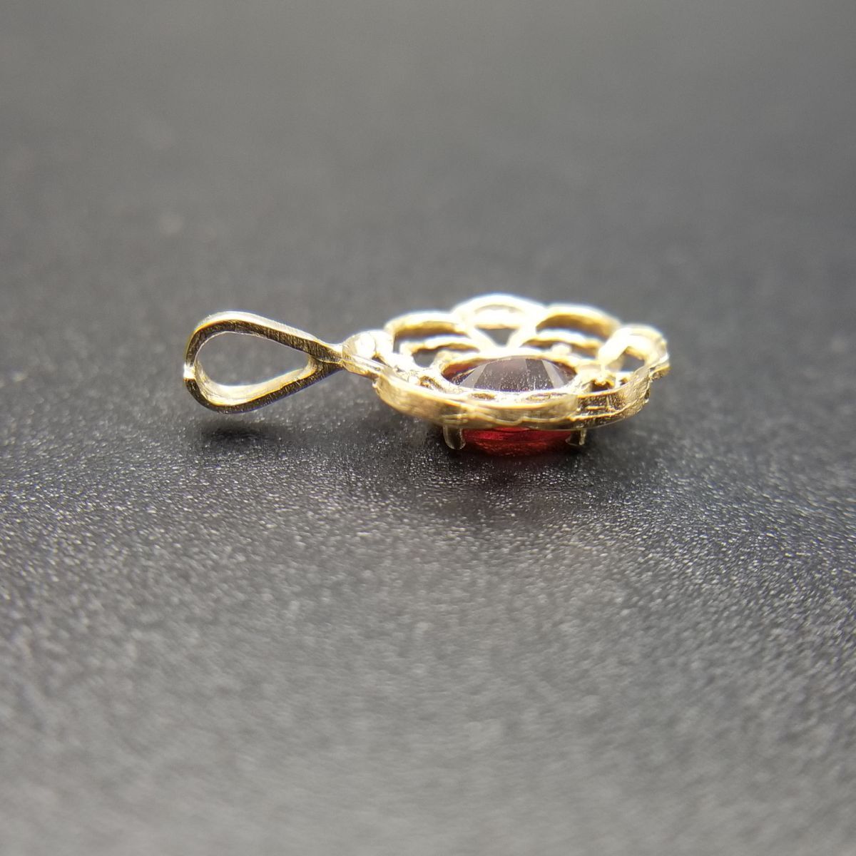 ガーネット オーバルカット