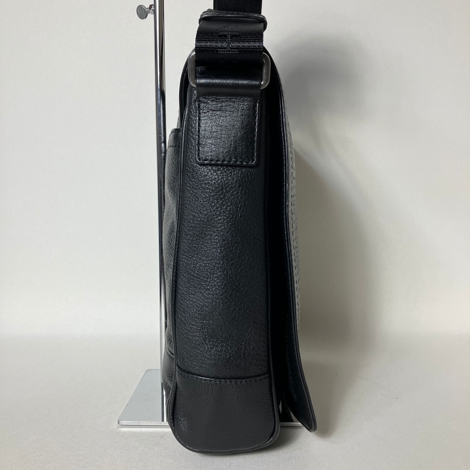 2511-250｜美品｜ジバンシィ ショルダーバッグ レザー ブラック 4Gロゴ 