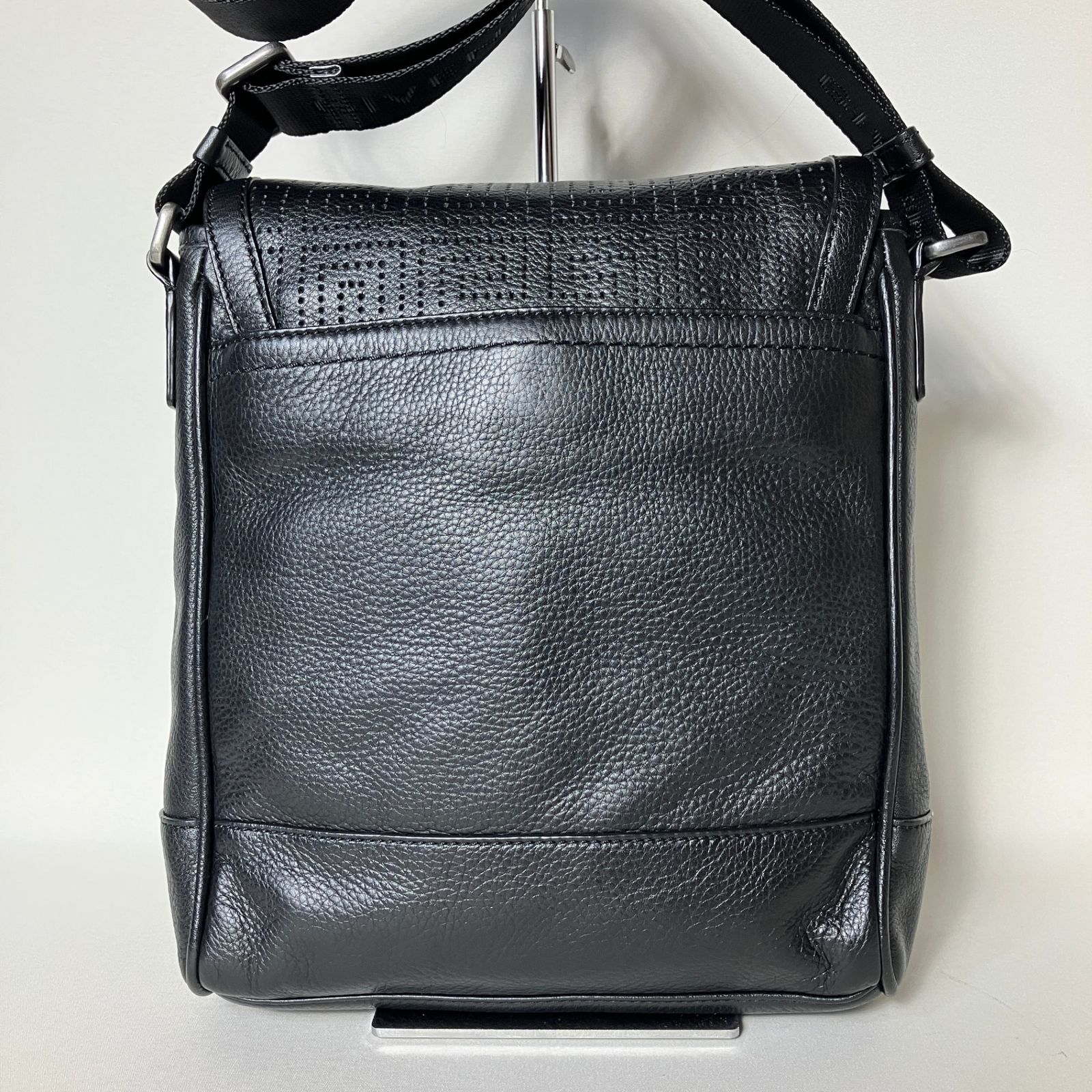 2511-250｜美品｜ジバンシィ ショルダーバッグ レザー ブラック 4Gロゴ