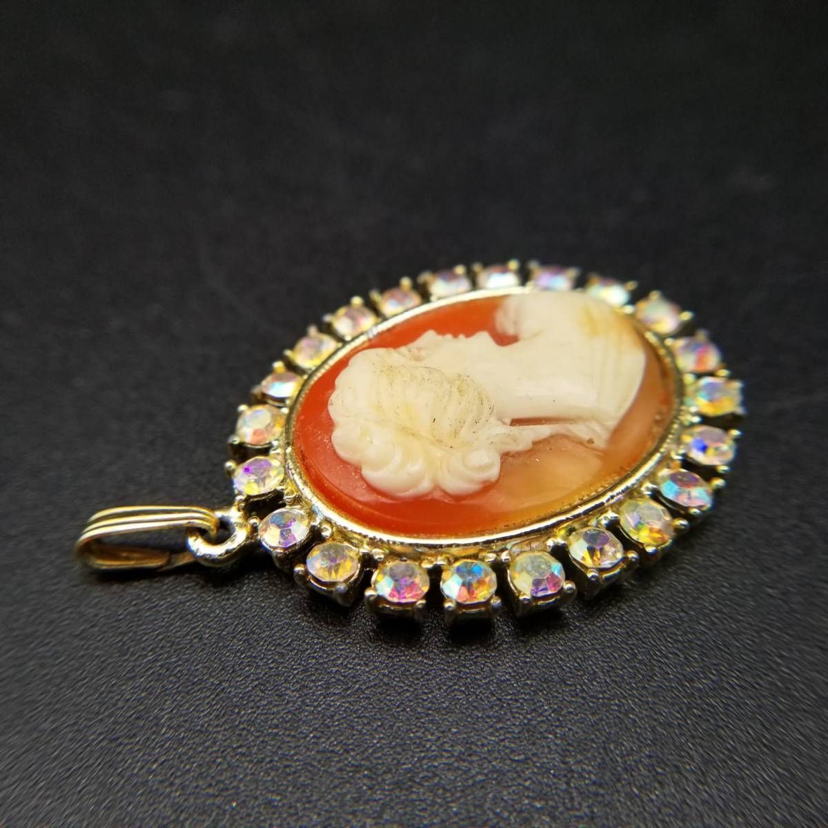 貴婦人の横顔 カメオ オーバル ヴィンテージ ペンダント チャーム