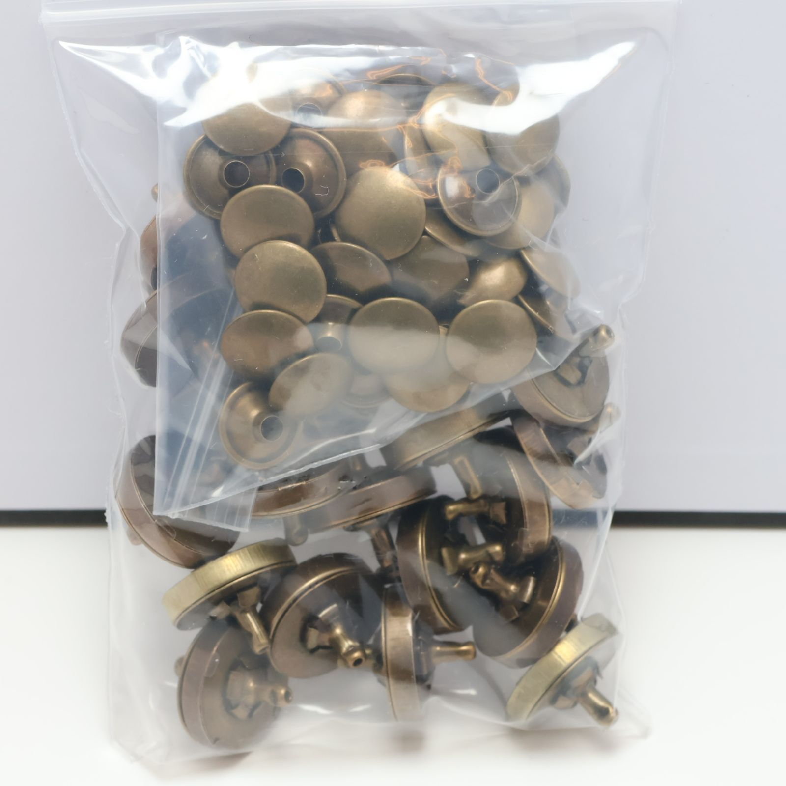 訳ありですが大変お買い得】Z193 両面カシメ式 マグネットホック 18mm