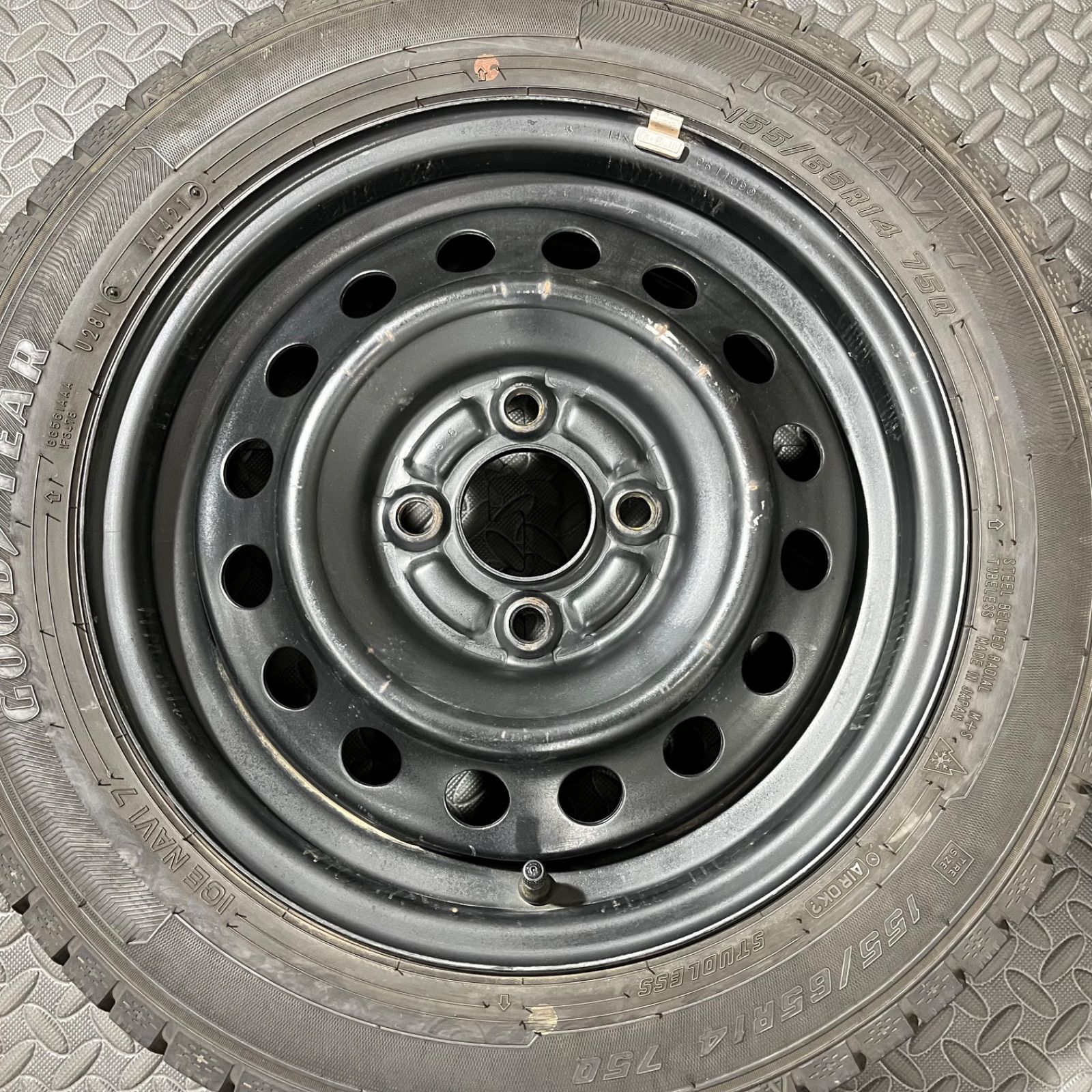 21年製 155 65 R 14 グッドイヤー アイスナビ7 スバル ステラ 2 スタッドレスタイヤ 1308 E