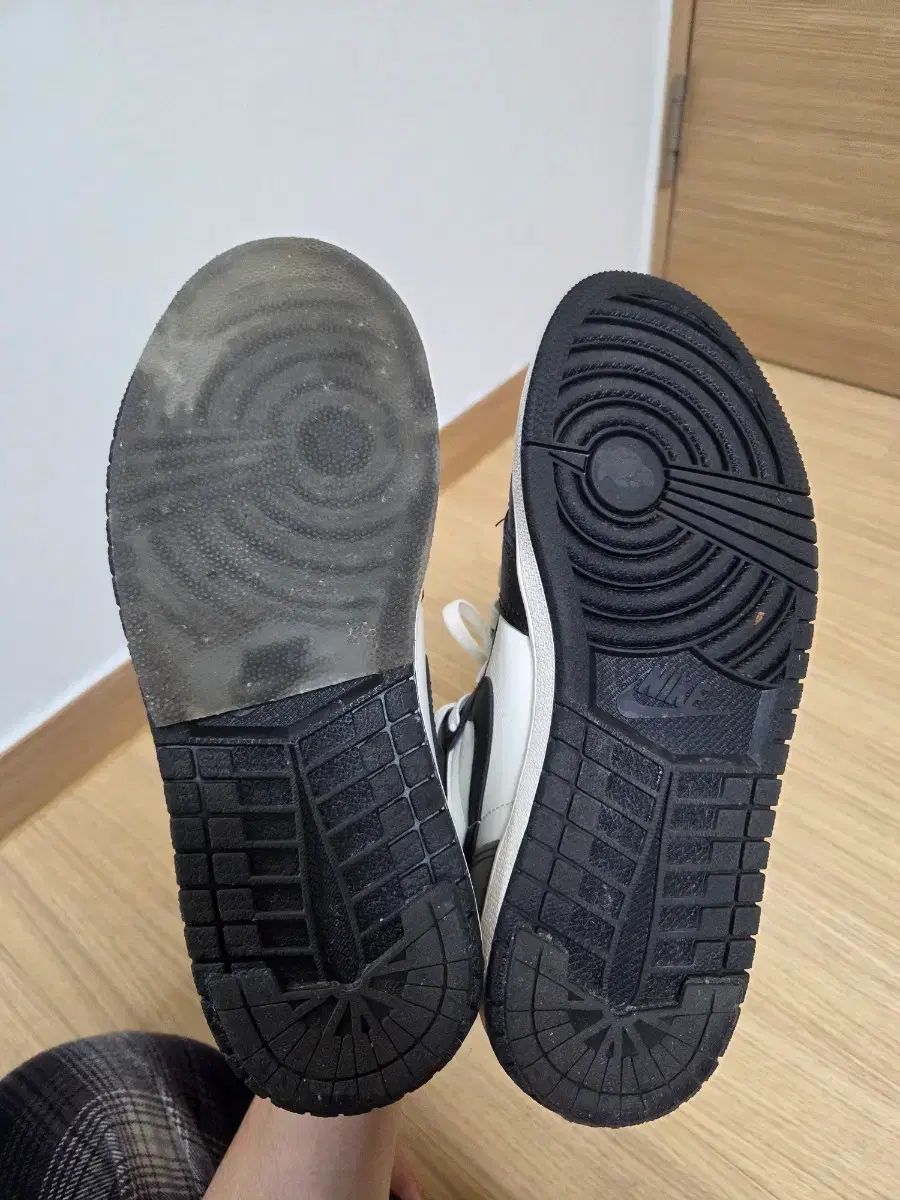  260 ジョーダン 1 ハイ ダークモカ シューズ(男性用) バスケットボール