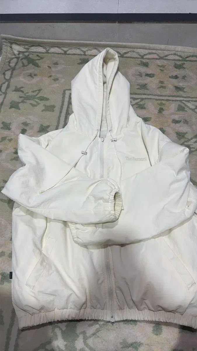 ザ バーネット スナグル フードジップアップ アイボリー