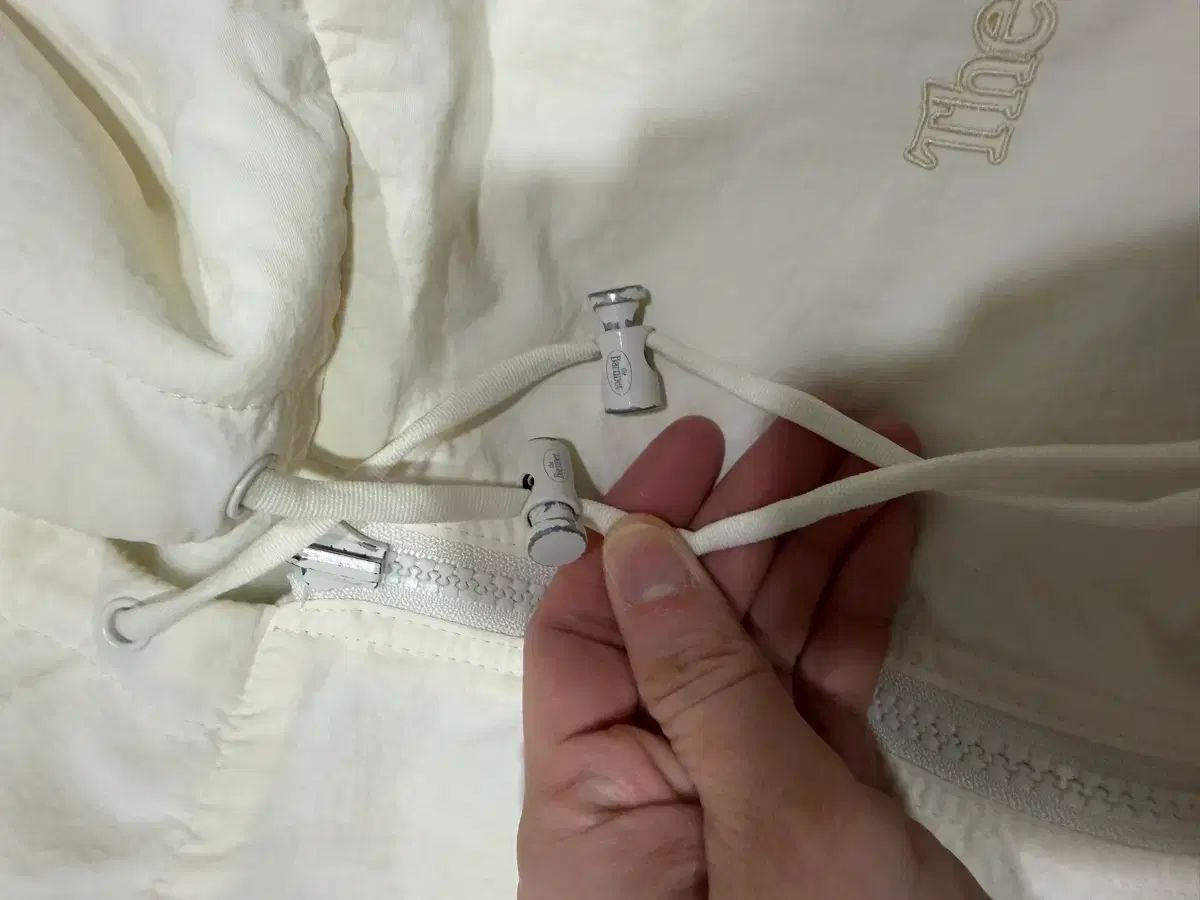 ザ バーネット スナグル フードジップアップ アイボリー パーカー トップス レディース