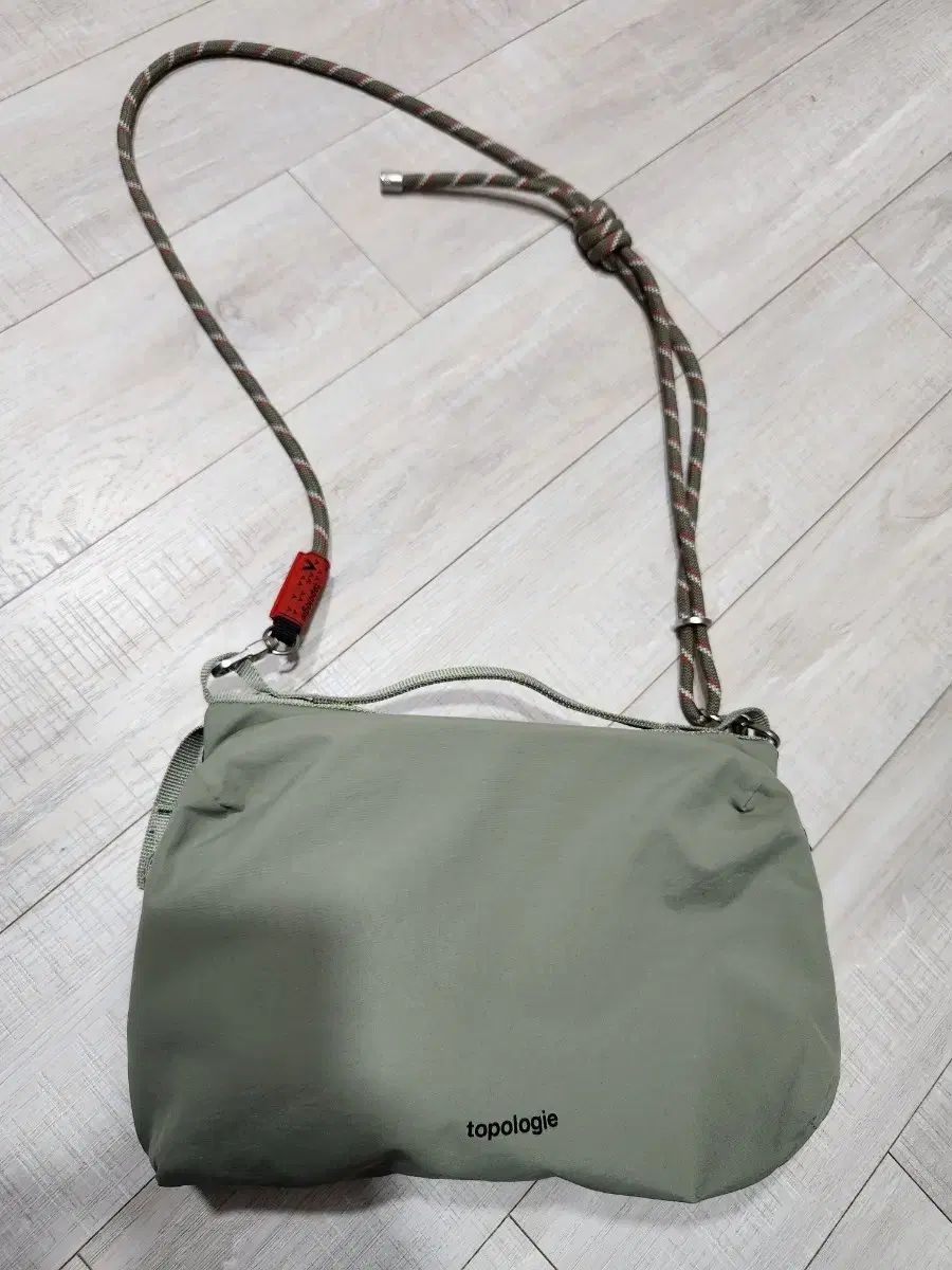トポロジー サコッシュバッグ ラージ