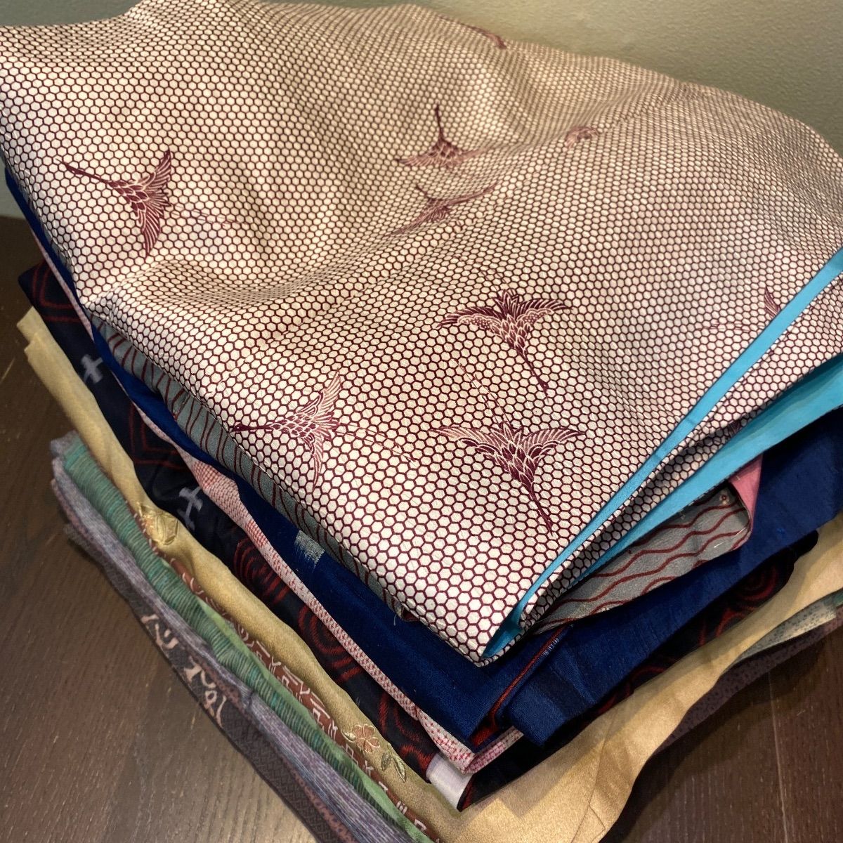 まとめ売り】正絹着物15枚 リメイク素材 ハンドメイド向け - メルカリ