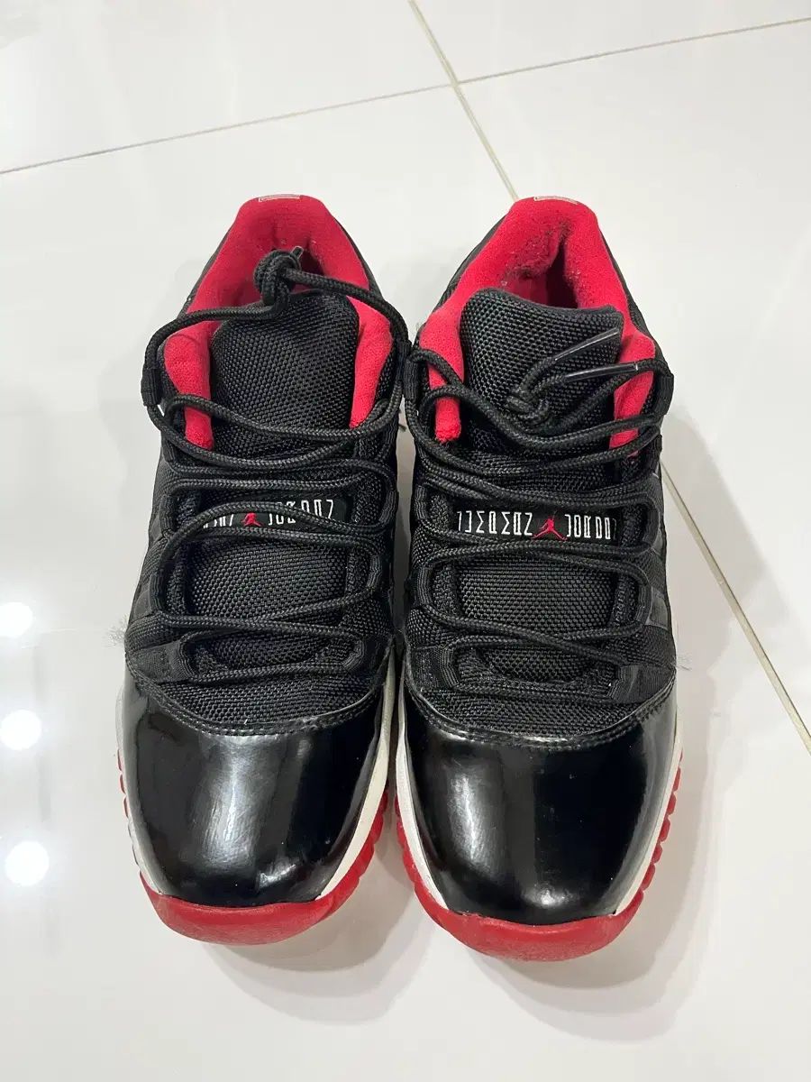 ジョーダン11 ブレーザー レッド ロウ 240