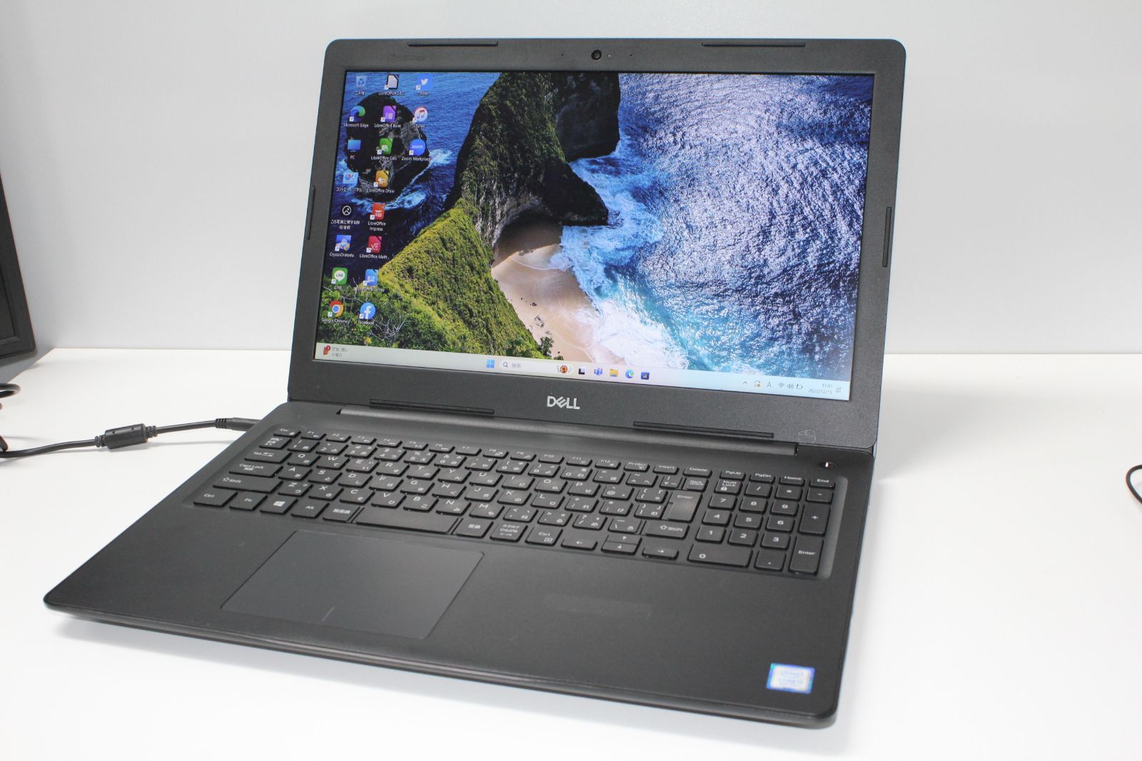 DELL Latitude 3590 ノートPC 中古 Dell Latitude 3590 15.6