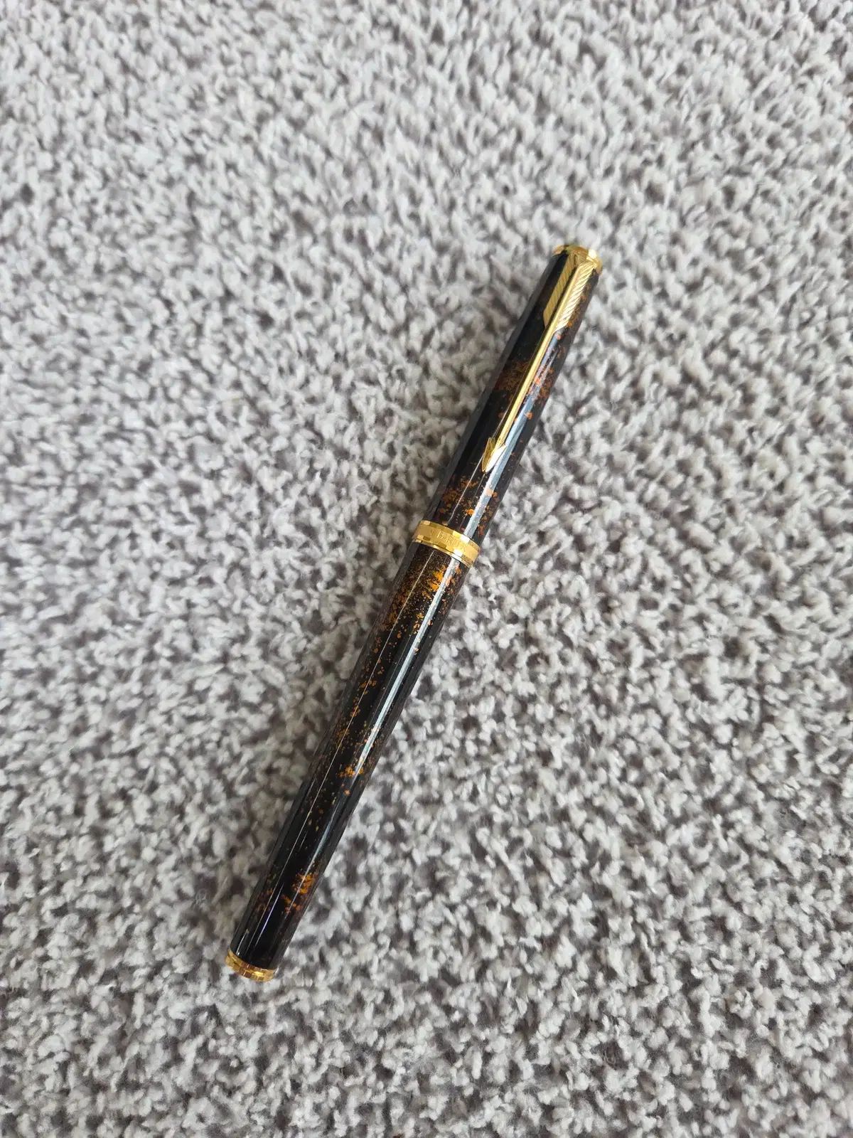 パーカ 75 プレミア チャイニーズ ラッカー F 万年筆 万年筆 0 Premier ラッカーコレクション ペン先14K に新品のニブをつけて、当時の書き味を堪能したかった動画。PERKER