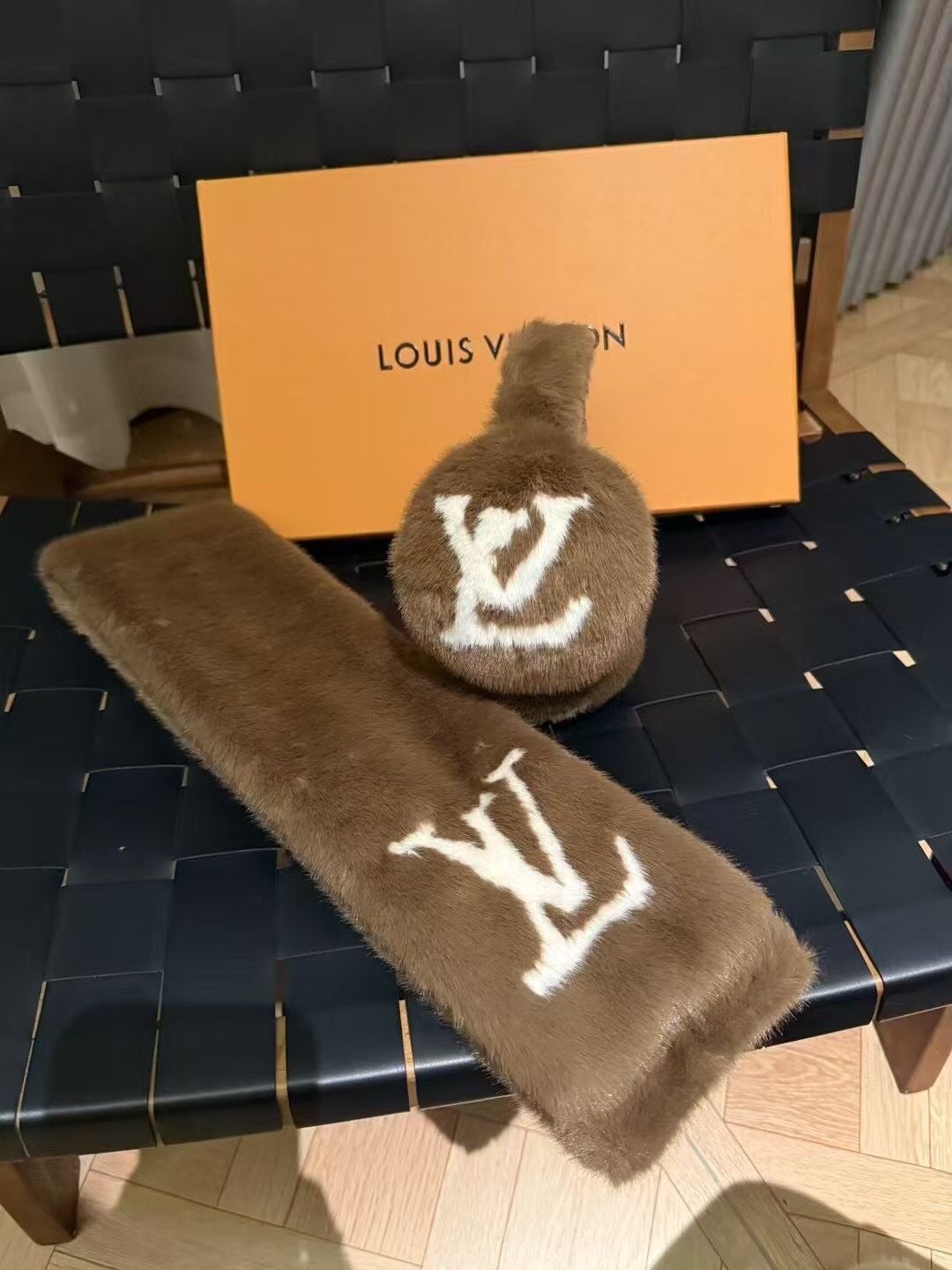 LOUIS VUITTON