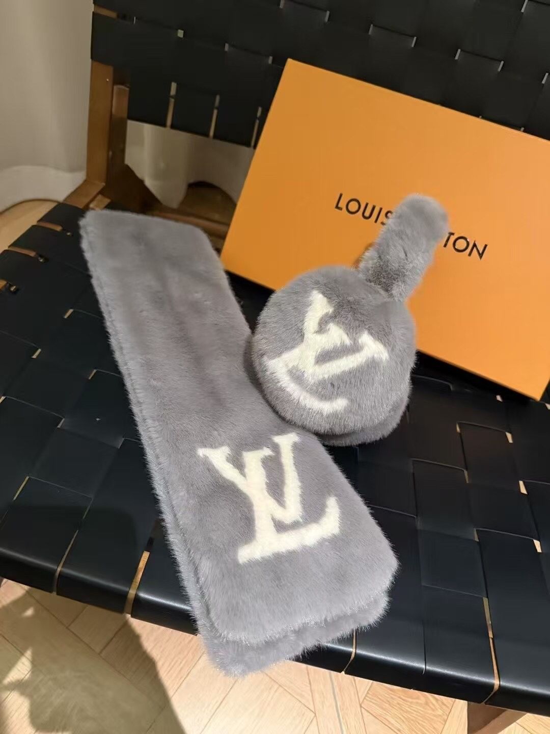 LOUIS VUITTON