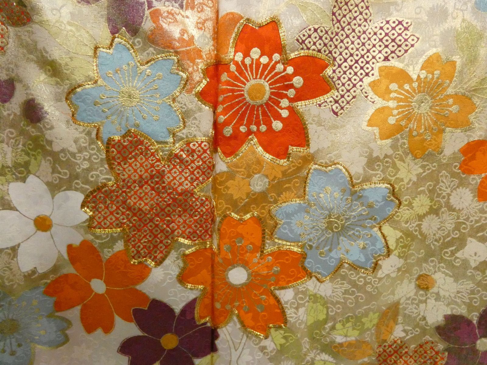 ◇KWF064 振袖 クリアランス 金駒刺繡 正絹 オレンジ色 古着 結婚式