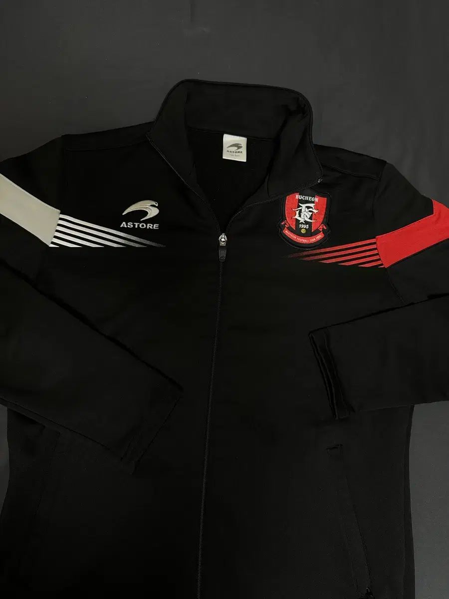 ブチョンFC ジップアップ 起毛 Mサイズ 100