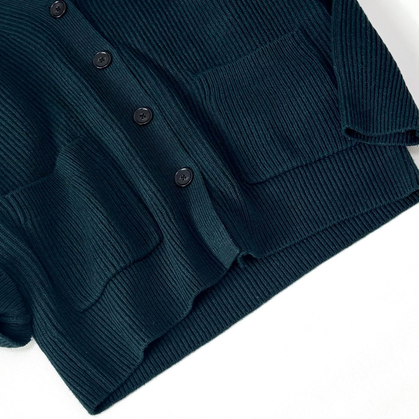 ニットカーディガン