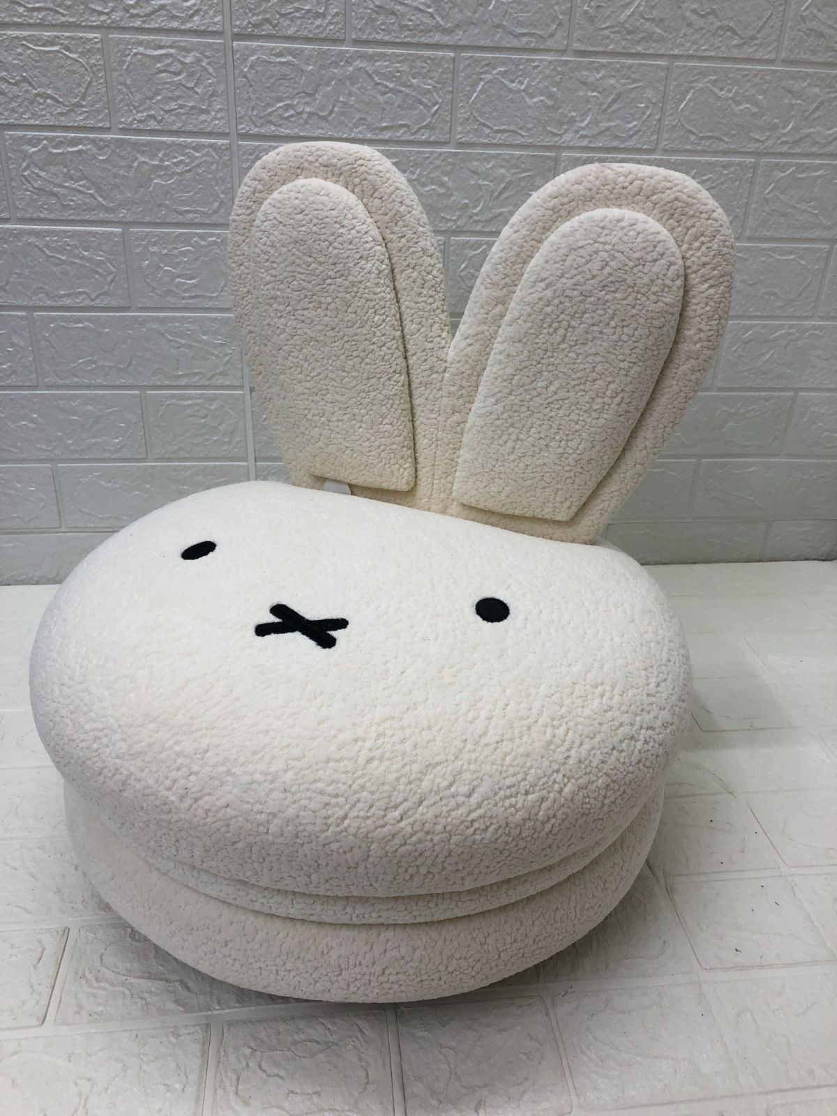 コストコ MIFFY ミッフィーマカロンチェア ミッフィー椅子 - メルカリ