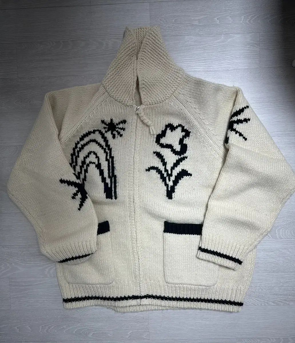 ファレット ドローイング ガーデン カウチン ニット ジップアップ アイボリー